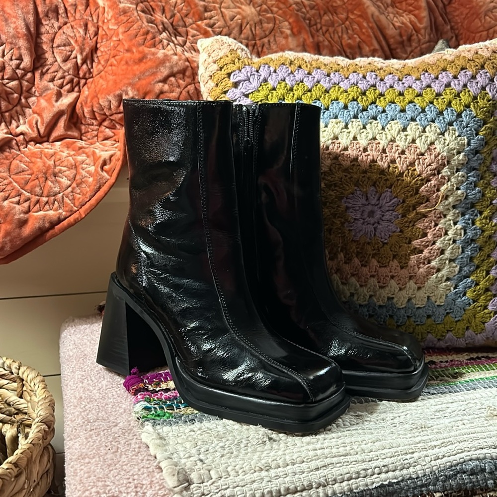 Steve Madden Melissa Square Toed boots
